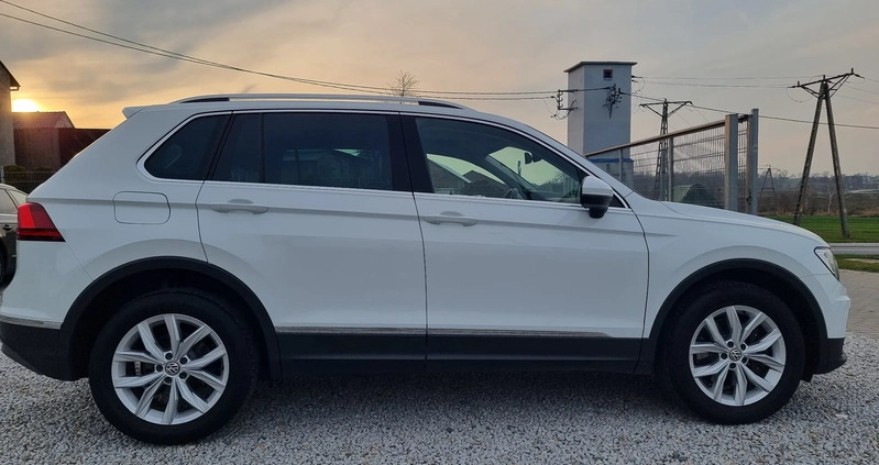 Volkswagen Tiguan cena 122987 przebieg: 152000, rok produkcji 2019 z Piaski małe 596